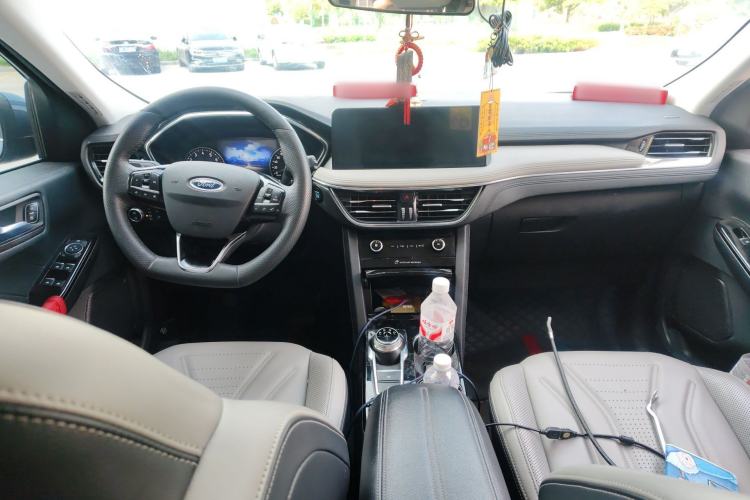 Used Ford Escape 2020 EcoBoost 245 Two-Wheel-Drive Titanium Edition Center Console