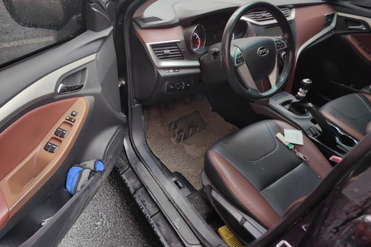 Used BYD G5 2014 1.5TI Manual Luxury Edition