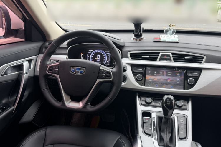 Used Geely Auto Emgrand X7 Sport 2016 1.8TD Automatic Smart Connectivity Version Interior 2