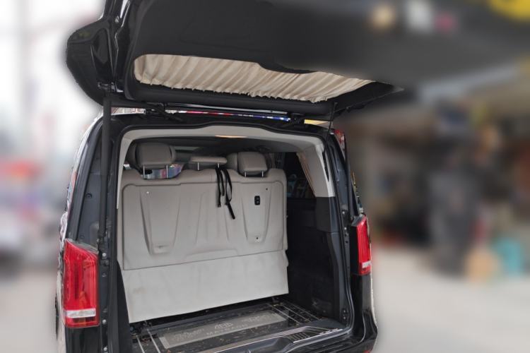 Used Mercedes-Benz V-Class 2018 V 260 Avantgarde Edition China VI
