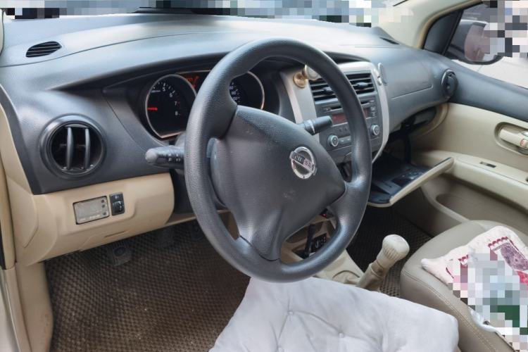 Used Nissan Livina 2013 1.6XE Manual Comfort Edition Steering Wheel