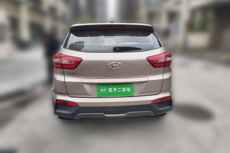 Used Hyundai ix25 2015 1.6L Automatic Two-Wheel-Drive Deluxe DLX Model
