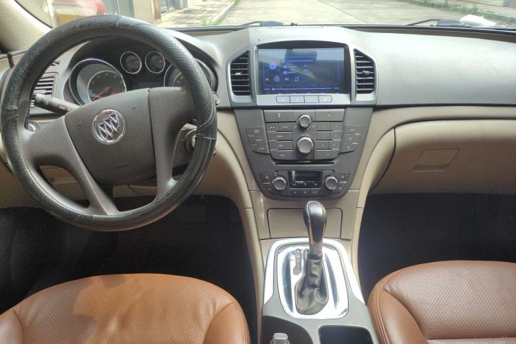 Used Buick Regal 2011 2.0L Comfort Edition Center Console