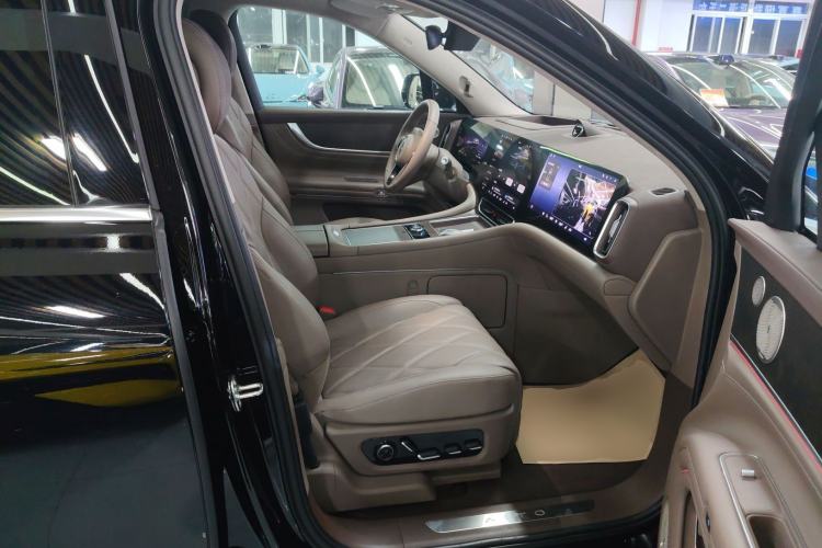 Used Hima AITO M9 2025 Extended-Range Ultra Version 52 kWh 6-Seater Right Front Seat