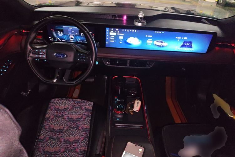 Used Ford Mondeo 2022 EcoBoost 245 Ultimate Model Center Console