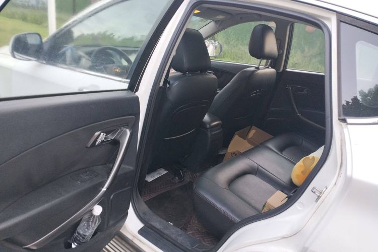 Used Bestune X80 2016 2.0L automatic Comfort trim level