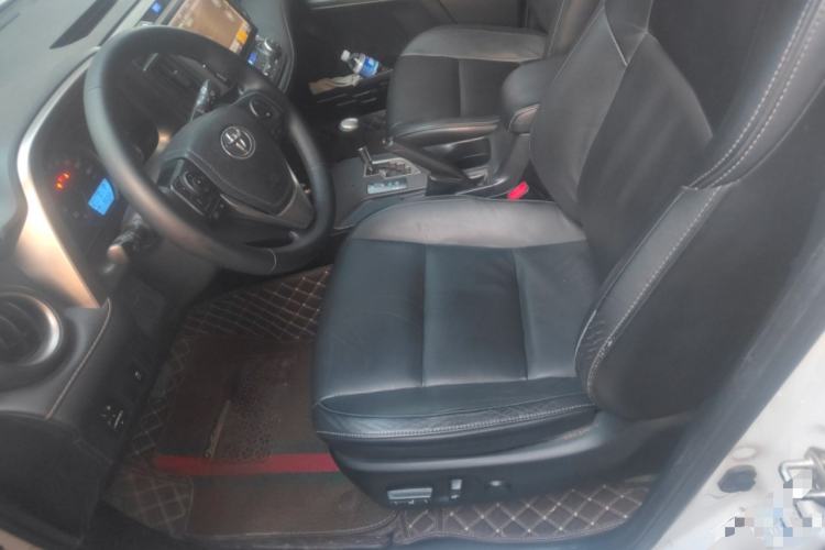 Used Toyota RAV4 2015 2.5L Automatic 4x4 Elite Edition Left Front Seat