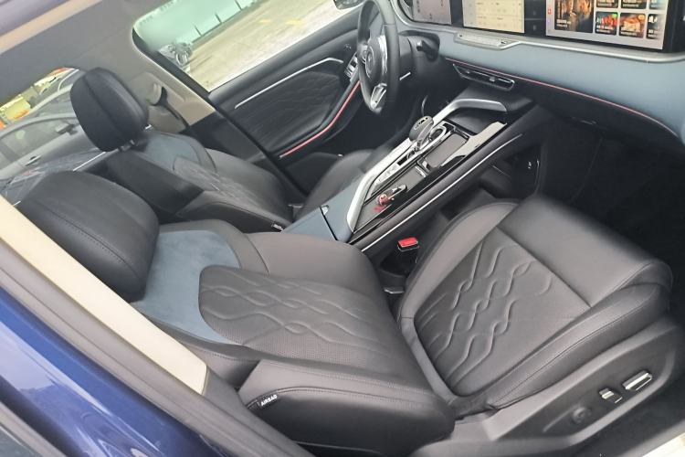 Used VOYAH FREE 2021 Four-Wheel Drive Extended-Range First Edition Commemorative Edition Exclusive Luxury Package Right Front Seat