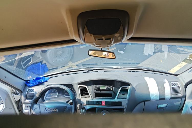 Used Iveco Power Daily 2017 2.5T Deluxe A32 Mid-Roof 5-7 Seater 47Z5 Passenger Van