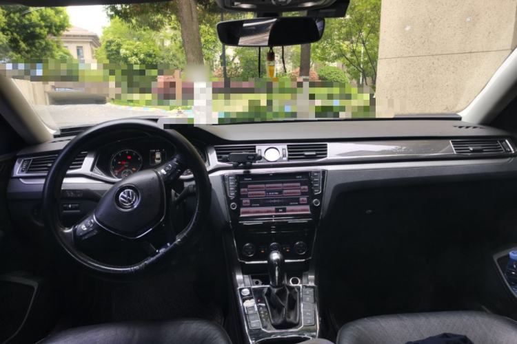 Used Volkswagen Passat 2016 330TSI DSG Prestige Edition Center Console