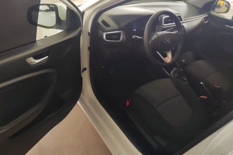 Used Hyundai Verna (older generation) 2020 1.4L Manual GL Refreshed Edition Driver Seat