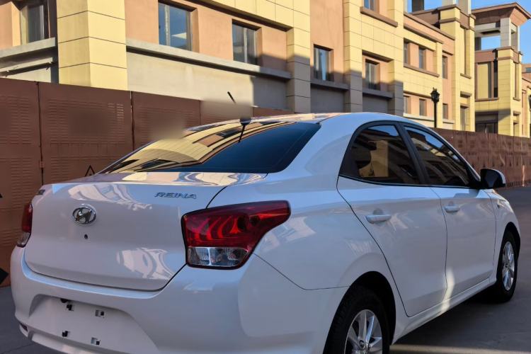 Used Hyundai Verna (older generation) 2020 1.4L Manual GL Refreshed Edition Exterior 4