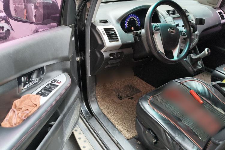 Used BYD S6 2014 2.0L Manual Luxury 5-Seater Driver Seat