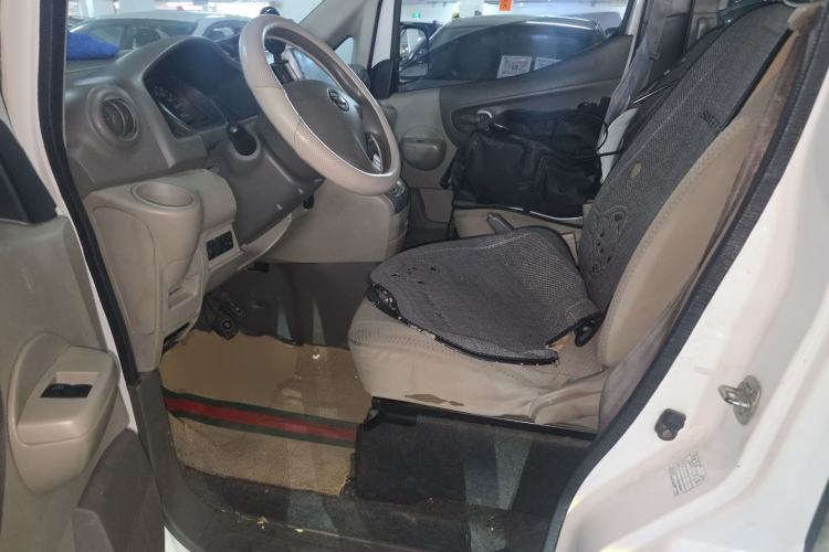 Used Nissan NV200 2016 Revised Version 1.6L CVT Luxury Edition Left Front Seat