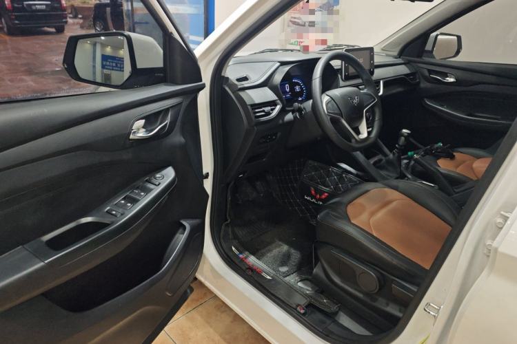 Used Wuling Hongguang S3 2019 1.5L Manual Comfort Model China VI Standard
