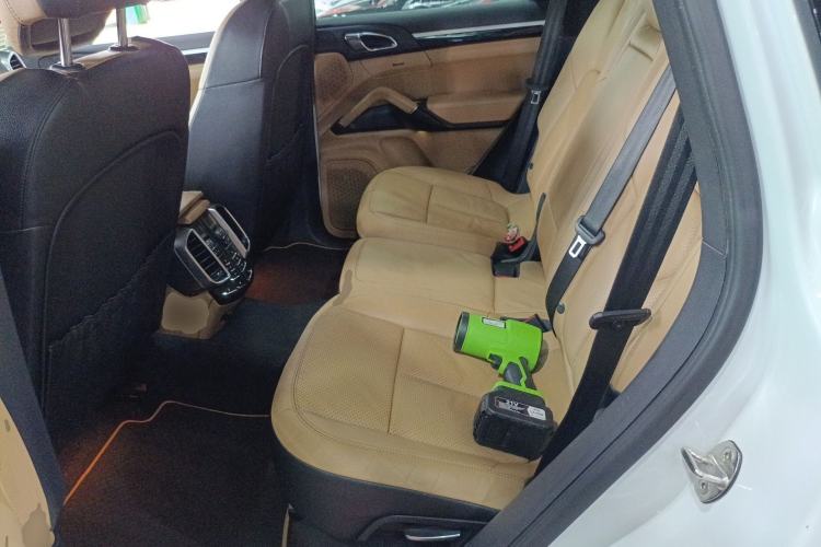 Used Porsche Cayenne 2014 Cayenne Platinum Edition 3.0T Left Rear Seat