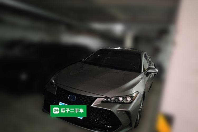 Used Toyota Avalon 2019 Dual-Engine 2.5L XLE Prestige Version China VI Standard
