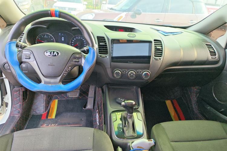 Used Kia K3 2016 1.6L Automatic GLS Center Console