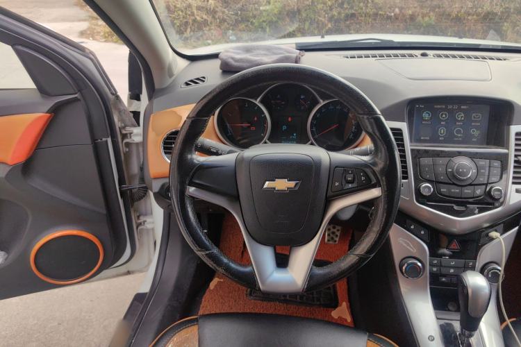 Used Chevrolet Cruze 2013 Hatchback 1.6L Automatic Luxury Model
