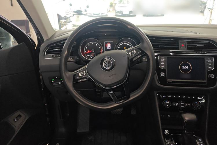 Used Volkswagen Tiguan L 2017 380TSI Automatic All-Wheel Drive Supreme Flagship Edition Steering Wheel