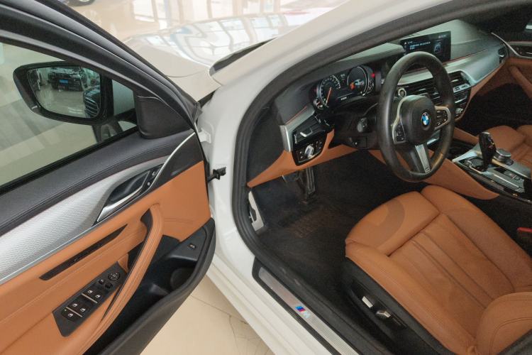 Used BMW 5 Series (Import) 2018 525i M Sport Package