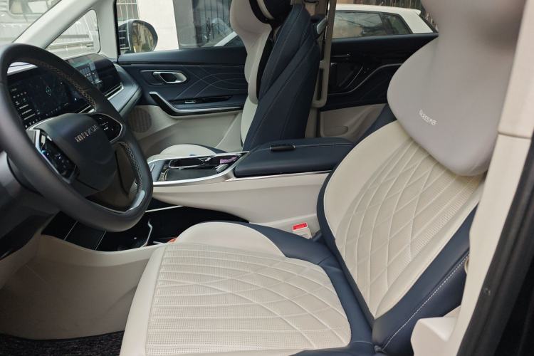 Used SAIC MAXUS G90 2024 2.0T Xingyun Seven-Seater Version