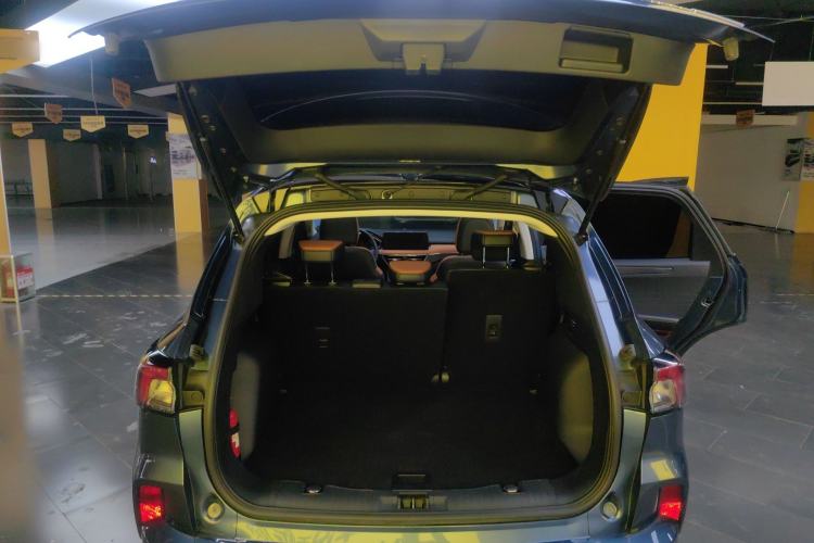 Used Ford Escape 2020 EcoBoost 245 Two-Wheel-Drive Titanium Edition