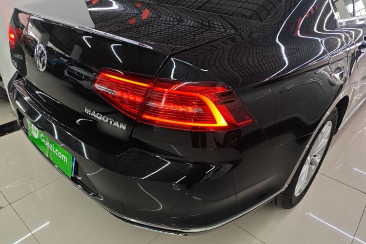 Used Volkswagen Magotan 2019 330TSI DSG Luxury Version China VI Standard Right Rear Taillight