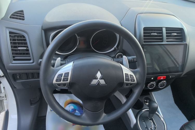 Used Mitsubishi ASX 2015 2.0L CVT Four-Wheel Drive Premium Edition