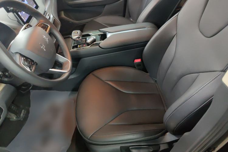 Used Hongqi E-QM5 2023 Revised Version Basic Travel Edition Left Front Seat