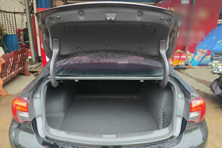 Used Buick Regal 2019 20T Elite Version China VI Standard Trunk