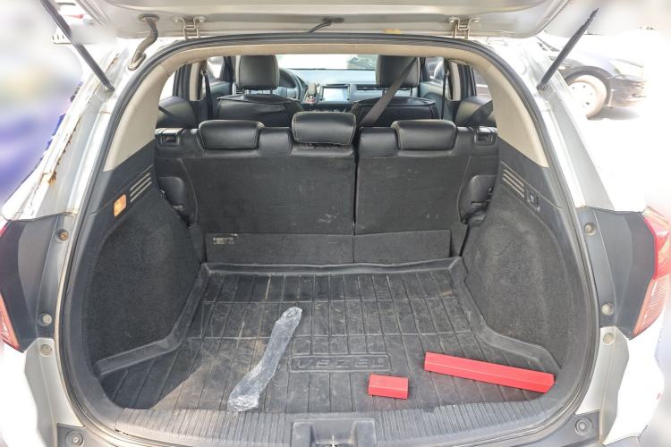 Used Honda Vezel 2015 1.5L CVT two-wheel drive Comfort trim Trunk