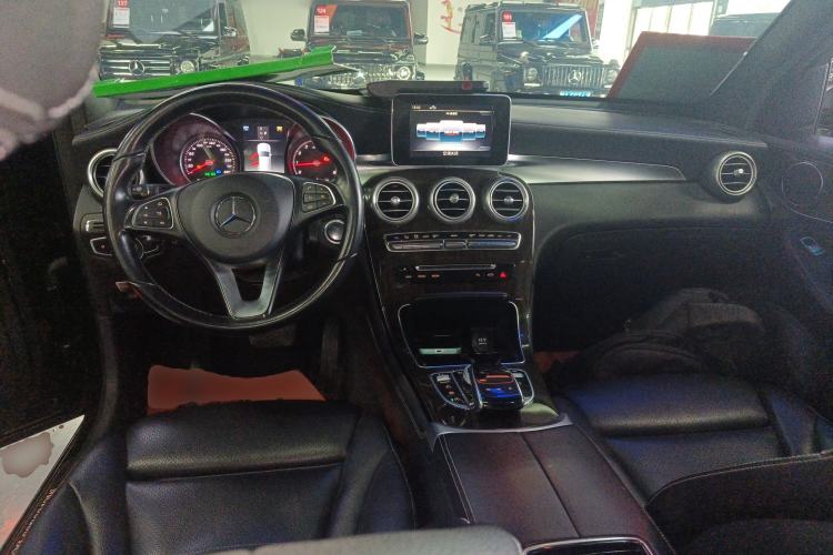 Used Mercedes-Benz GLC 2019 GLC 260 L 4MATIC Dynamic Model Center Console