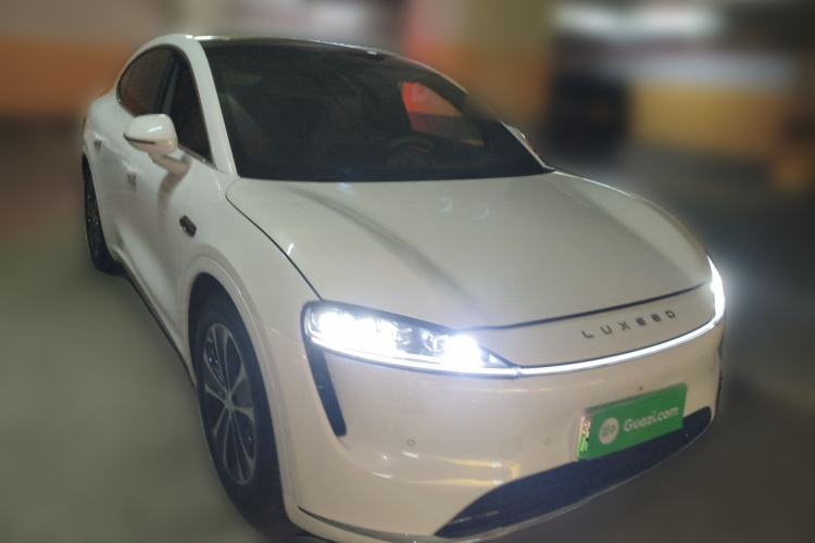 Used Hima Luxeed R7 2025 Extended-Range 251km Pro Front Right 45 Deg