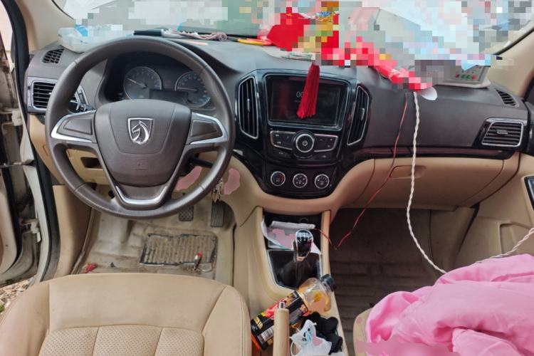 Used Baojun 730 2014 1.5L manual Comfort version 7 seats
