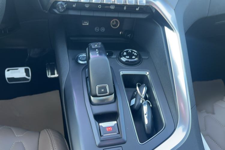 Used Peugeot 5008 2017 380THP 7-Seater Luxury GT Edition Interior 3