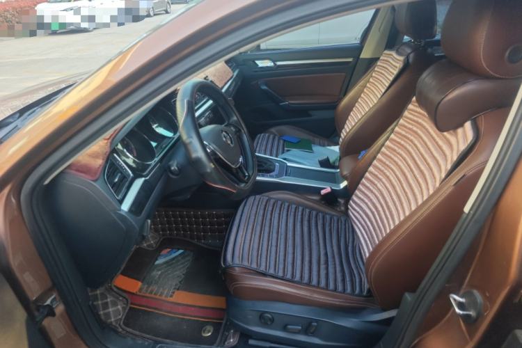 Used Volkswagen Lamando 2015 280TSI DSG Luxury Edition
