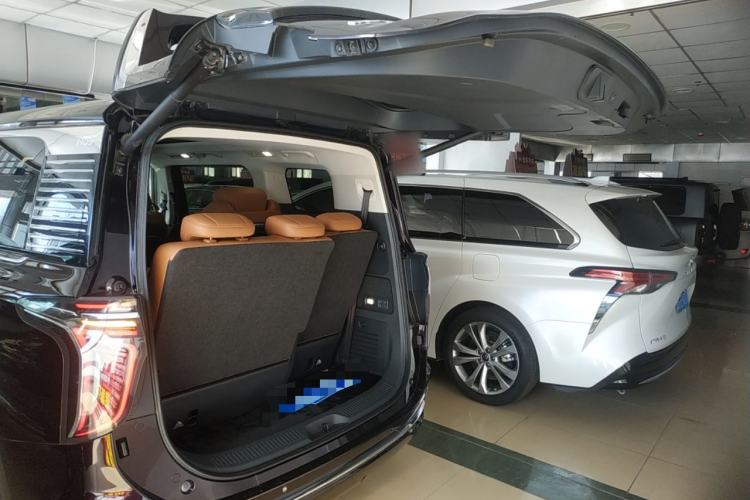 Used Hongqi HQ9 2023 2.0T Smart Connect Flagship Edition