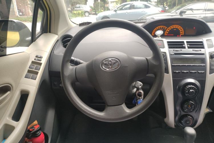 Used Toyota Yaris 2011 1.6E Automatic Charm Edition Steering Wheel