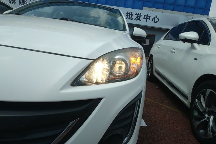 Used Mazda 3 2015 Sedan 1.6L Manual Comfort Model Left Front Headlight