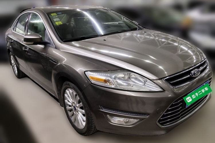 Used Ford Mondeo 2011 2.0L GTDi 200 Fashion Edition Front Right 45 Deg