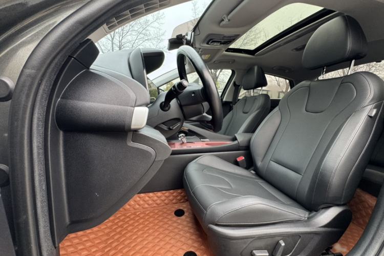 Used Hyundai Elantra 2023 1.5L CVT LUX Prestige Edition Interior 5