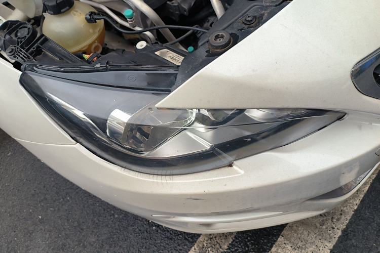 Used Peugeot 408 2015 1.2T Automatic Luxury Edition Right Front Headlight