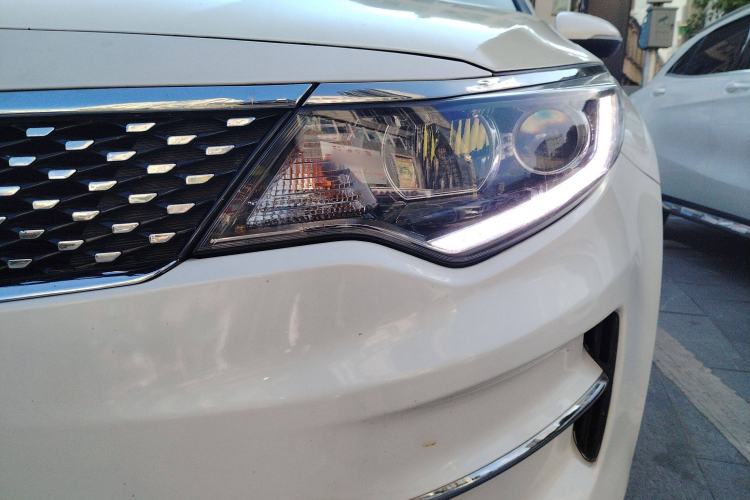 Used Kia K5 2017 2.0L Automatic 15th Anniversary Special Edition LUX
