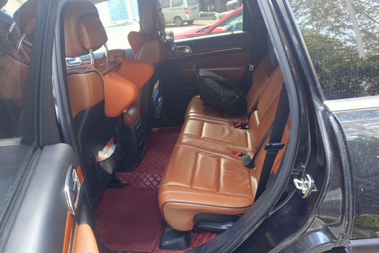 Used Jeep Grand Cherokee 2011 3.6L Luxury Edition