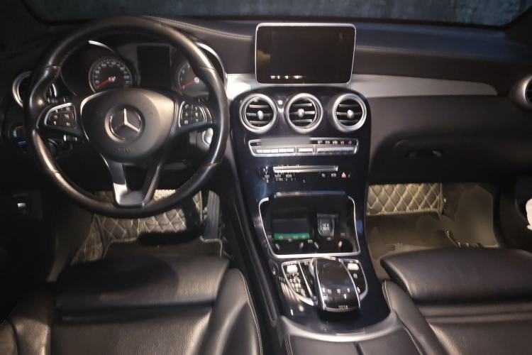 Used Mercedes-Benz GLC 2019 GLC 200 L 4MATIC Center Console