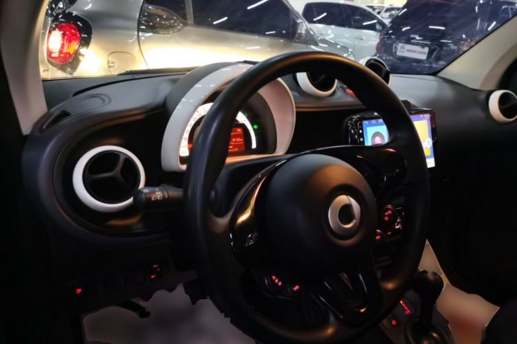 Used smart fortwo 2018 1.0L 52kW Hardtop Dynamic Version China V