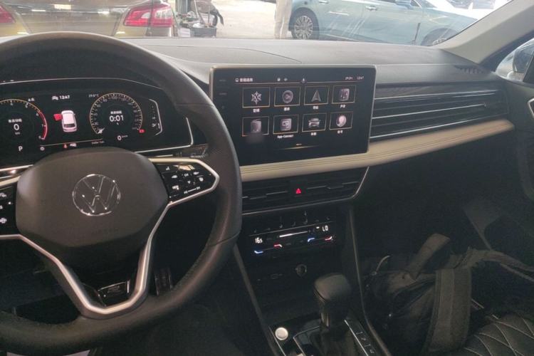 Used Volkswagen Tiguan L 2022 330TSI Automatic Two-Wheel Drive R-Line Enhanced Edition