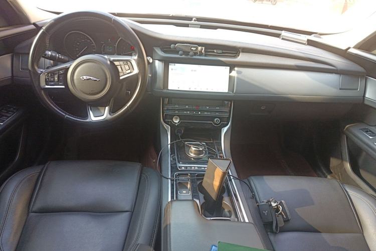 Used Jaguar XFL 2019 XFL 2.0T 200PS Two-Wheel-Drive Luxury Edition Center Console