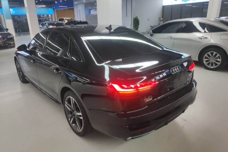 Used Audi A4L 2022 40 TFSI Luxury Dynamic Model
